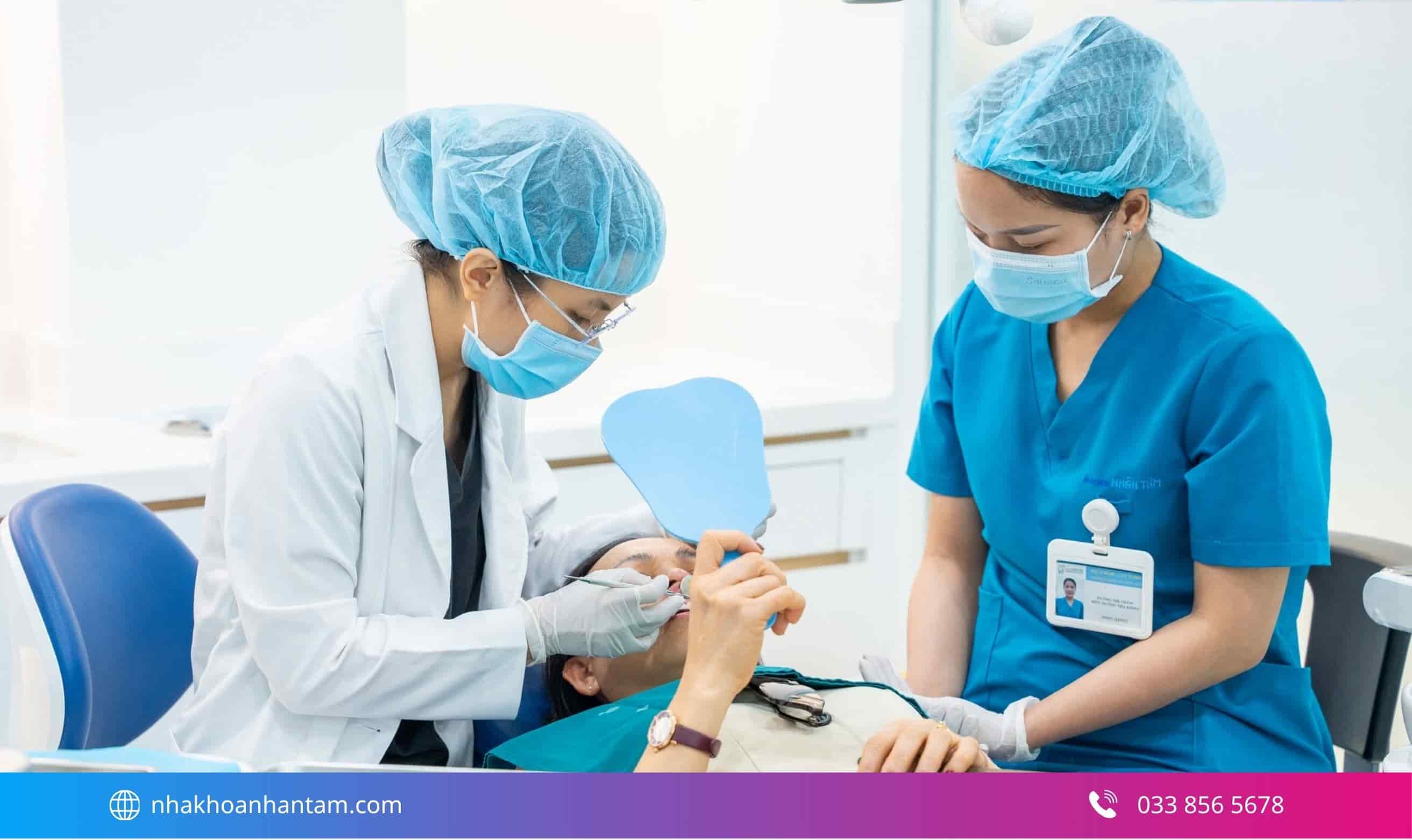 Thử và gắn răng sứ cố định trên Implant